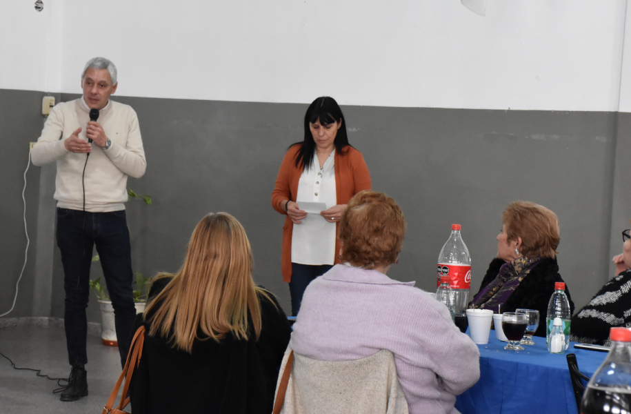 Almuerzo con referentes y presidentes de Centros de Tercera Edad